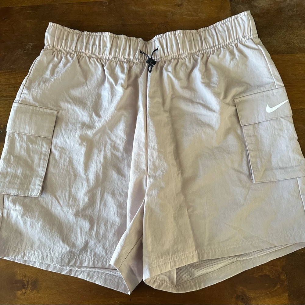 Nike Loose fit high rise Athletic Shorts ladies size L mesh lined MWT
